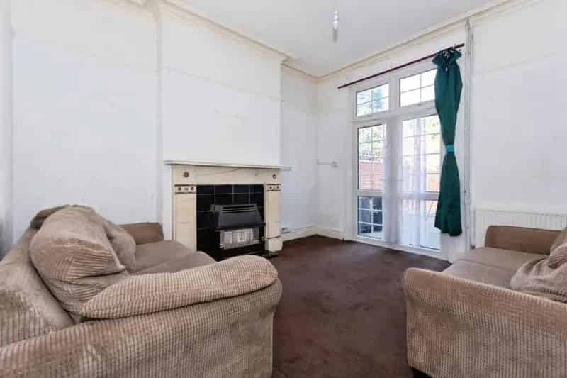 5 Bedroom Semi Detached House For Sale No Onward Chain