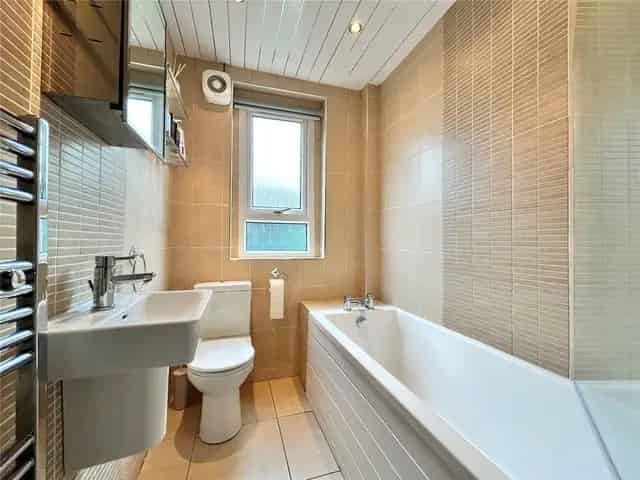 2 Bedroom Flat for Sale in Renfrew