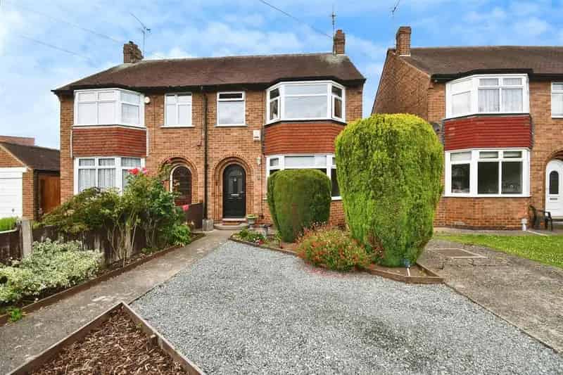 3 Bedroom Semi Detached House For Sale