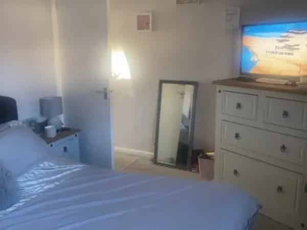 Large 2 Bed Flat Lichfield Balcony Garden Secure Storage