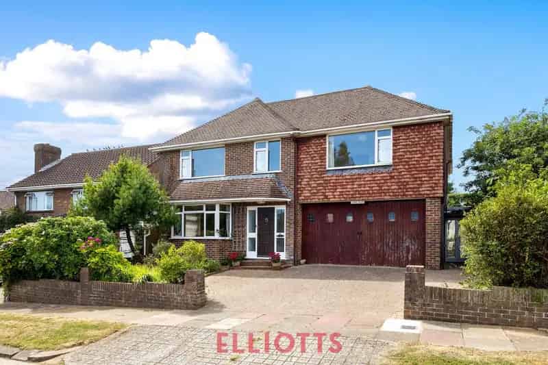 5 Bedroom Detached House for Sale in Brighton Withdean Westdene