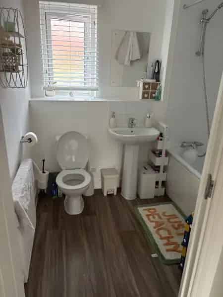 Flat For Rent , Waverley, England