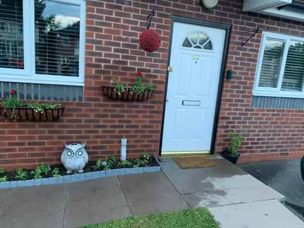 2 Bedroom Bungalow with Private Garden Walk in Shower