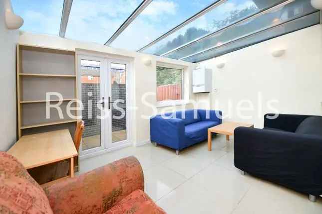 Townhouse to Rent in Canary Wharf, Isle of Dogs