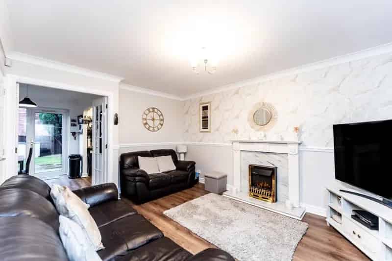 2 Bedroom House For Sale Modernized End Townhouse