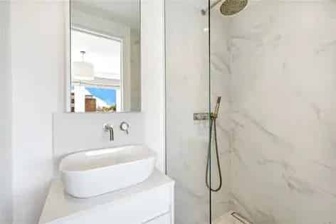 2 Bedroom Apartment in London near Hyde Park