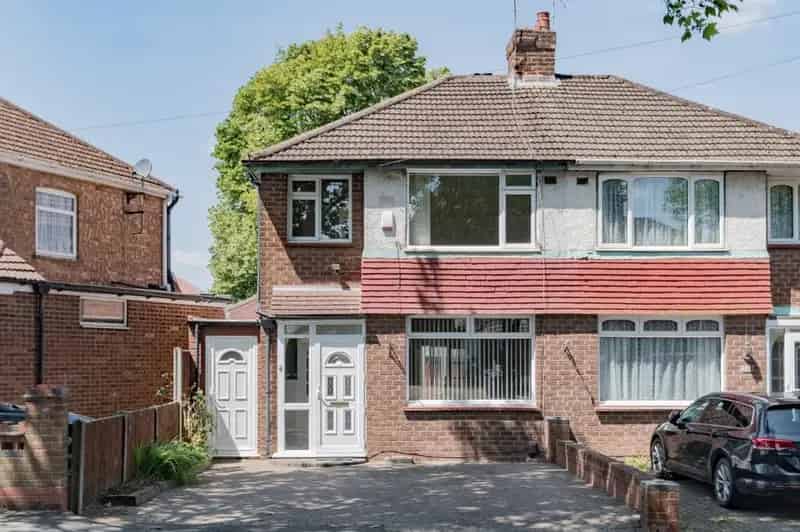 4 Bedroom Semi Detached House For Sale