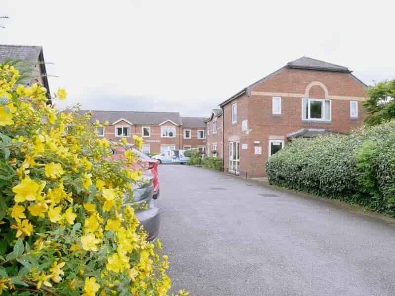 1 Bedroom Retirement Flat for Sale Gatley SK8