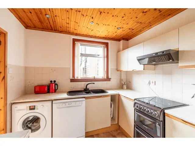 2 Bedroom Semi Detached House for Sale in Clermiston