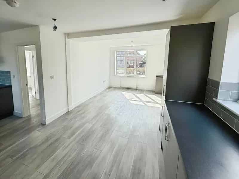 3 Bedroom Semi Detached House to Rent Castleford WF10