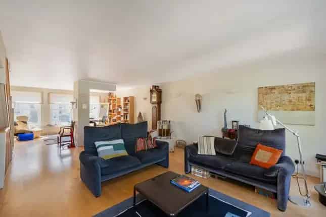 Townhouse for Sale in Hampstead Village London