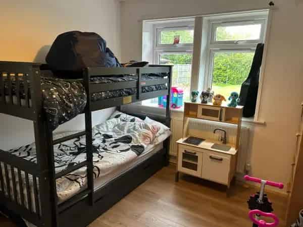 2 Bedroom Bungalow with Large Garden and Shed