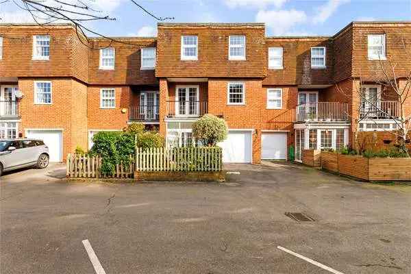 2 Bedroom House with Garage and Patio Henley-on-Thames