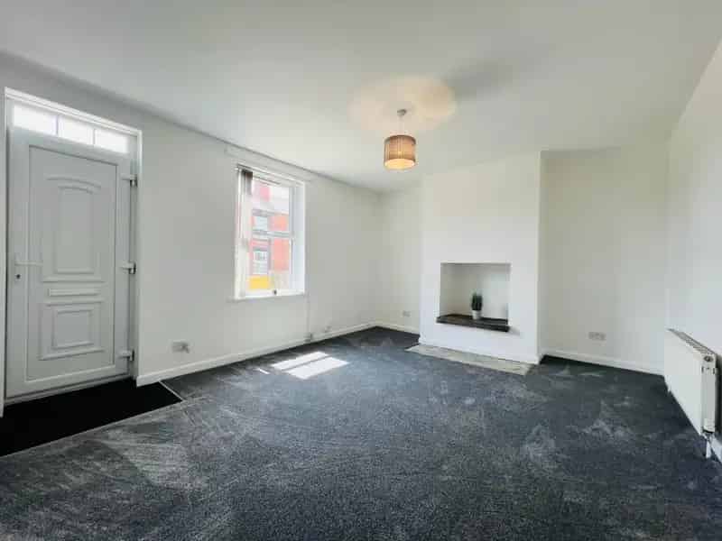 2 Bedroom House to Let Countryside Views Modernized