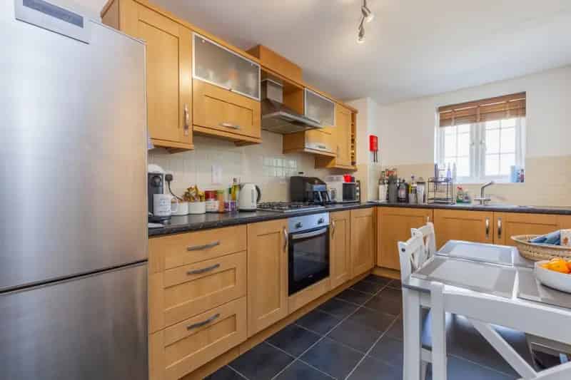 2 Bedroom Flat for Sale Littlemore Excellent Access Ring Road