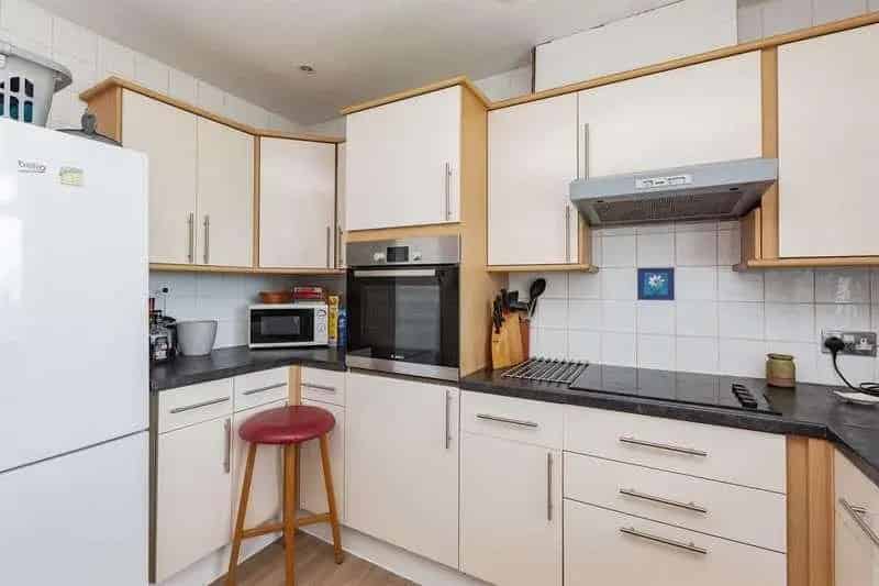 2 Bed Flat for Sale Tankerton Sea Views Private Garden Garage