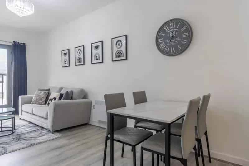 2 bedroom apartment