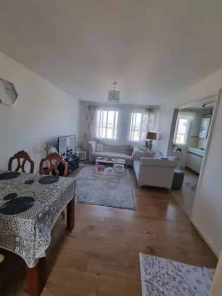 Lovely Quiet Home with Open Yard