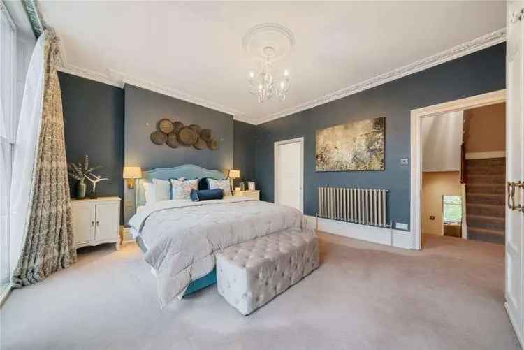 5 Bedroom Georgian House for Sale in Barnsbury