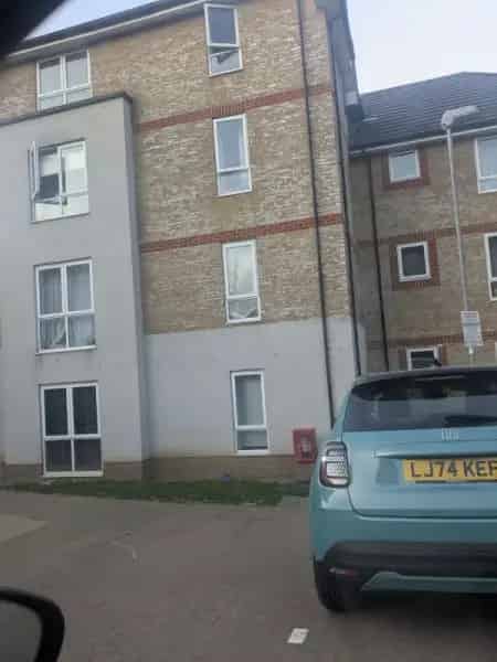 Lovely 2 Bedroom House Good Decor Quiet Location Good Transport Links