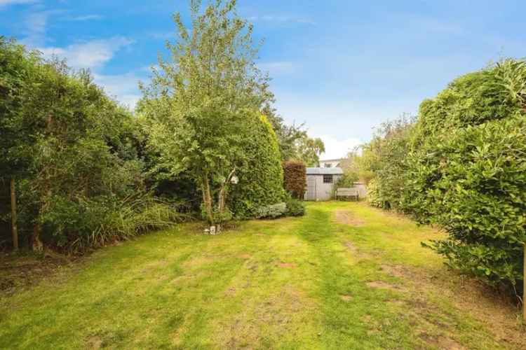 4 Bed Family Home with Extended Living Area and Private Garden