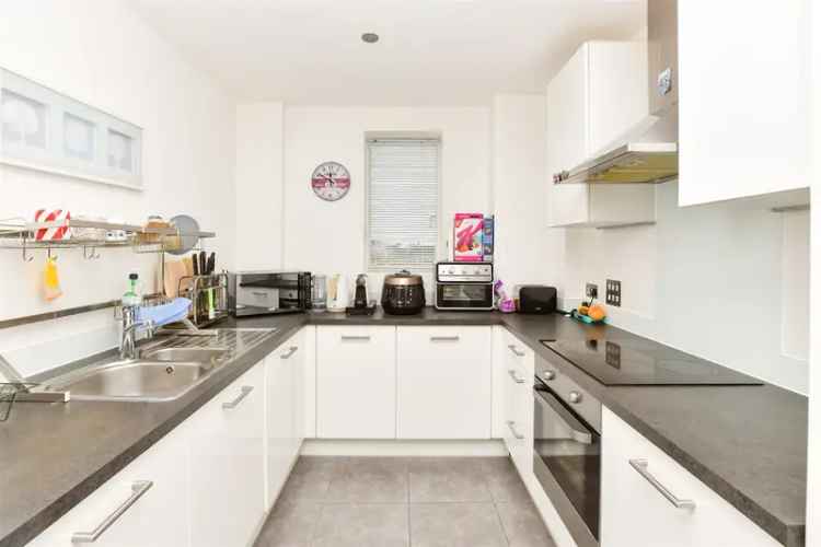 2 Bedroom Apartment for Sale Near Horley Station