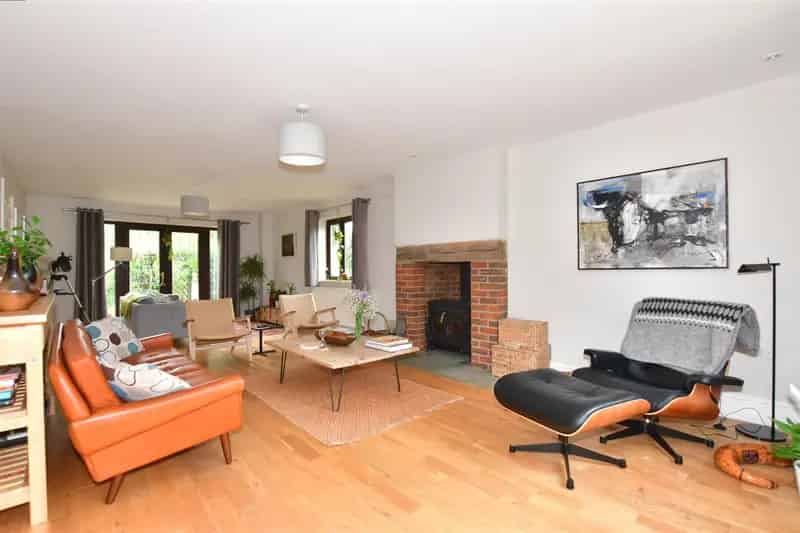 6 Bedroom Detached House with Annexe and 1.04 Acres of Gardens