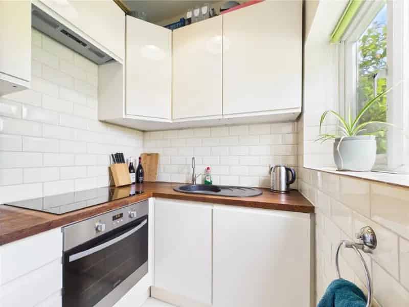 2 Bedroom Apartment for Sale in Southbourne