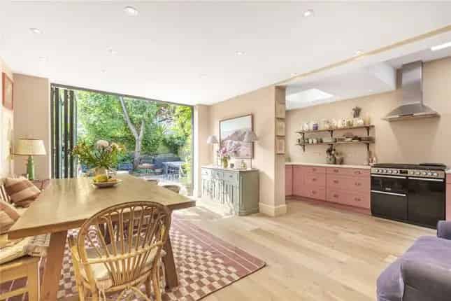 Four Bedroom Terraced House for Sale in London SW6