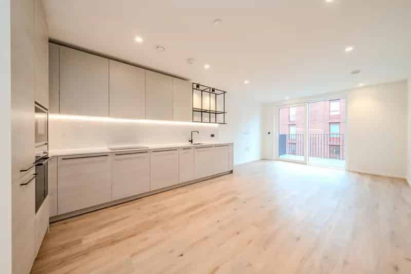 1 Bedroom Flat to Let in London 592 SQ FT