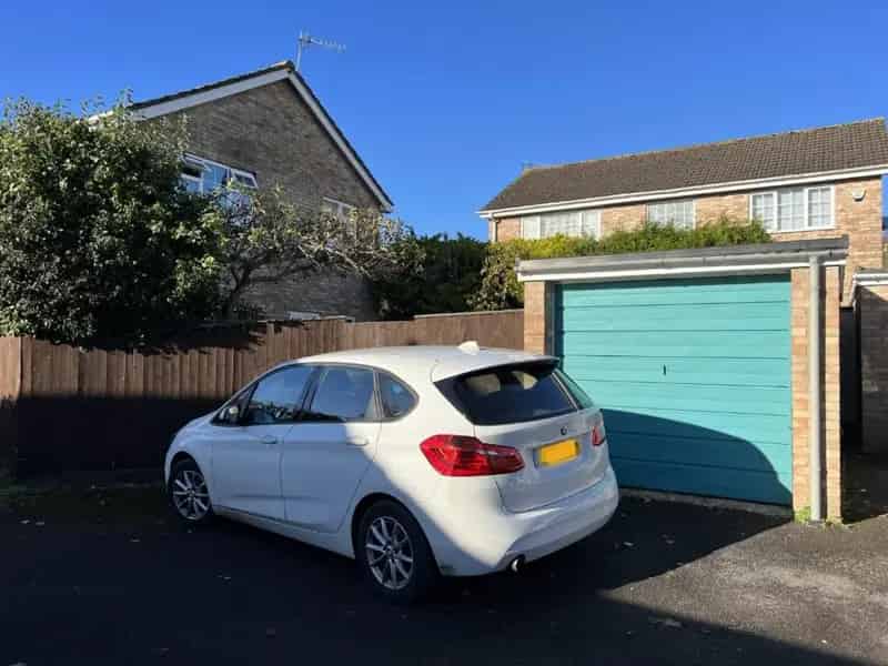 4 Bed Detached House For Sale