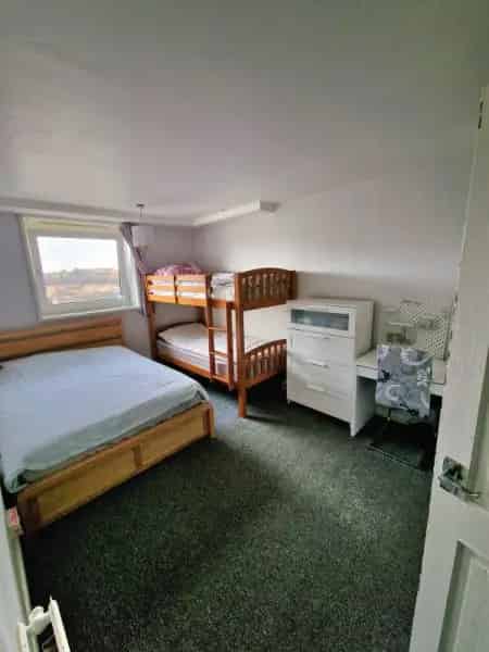 3-4 Bedroom House or Ground Floor Flat in Southwark Near Schools and Transport