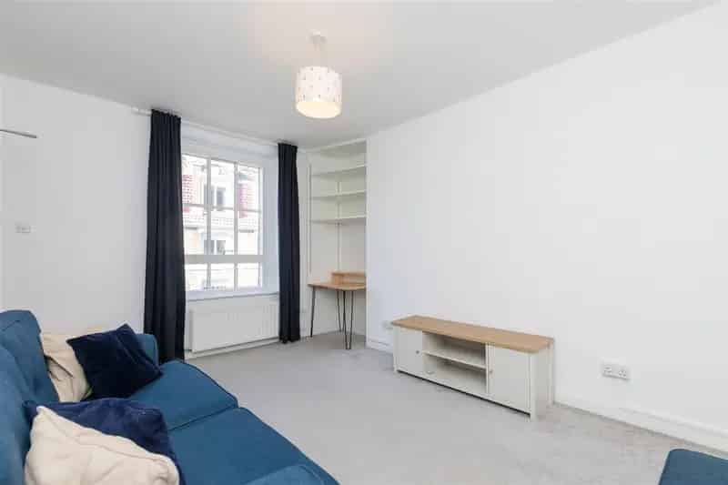 2 Bedroom Flat House to Rent Near Bethnal Green