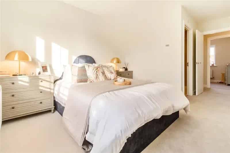 4 Bedroom Detached house
