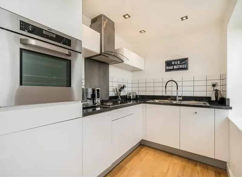 Penthouse Apartment with Two Double Bedrooms and Large Terraces