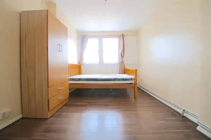 3 Bed Furnished Maisonette Near Queen Mary University