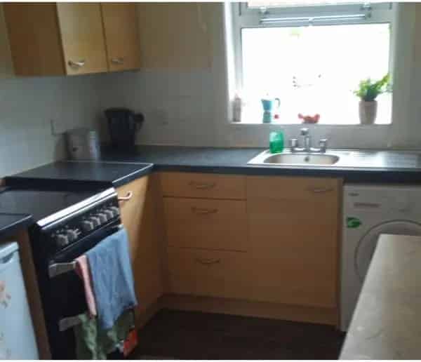 Spacious Semi Detached House Near Hillsborough Park