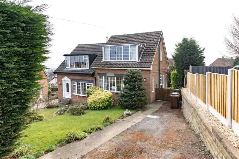 Three Bedroom Semi Detached House Horsforth
