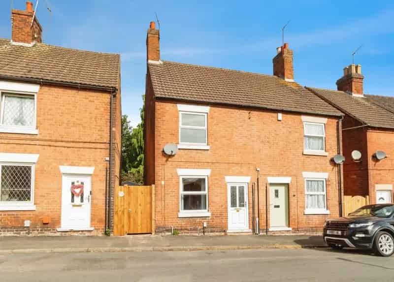 2 bedroom House
 For Sale