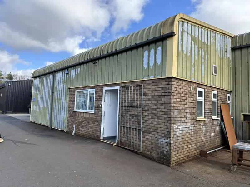 3950 SQ FT Industrial Unit LeaseholdFreehold Office Mezzanine Storage
