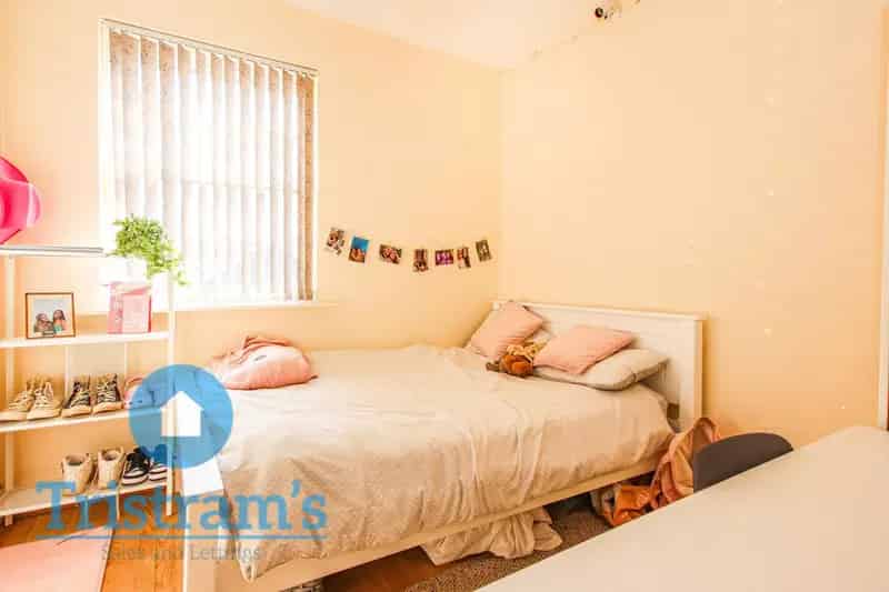 4 Bedroom Detached House to Rent - Students