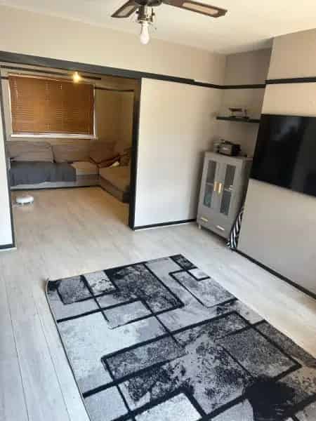 Family Home Large Driveway New Kitchen Two Living Rooms
