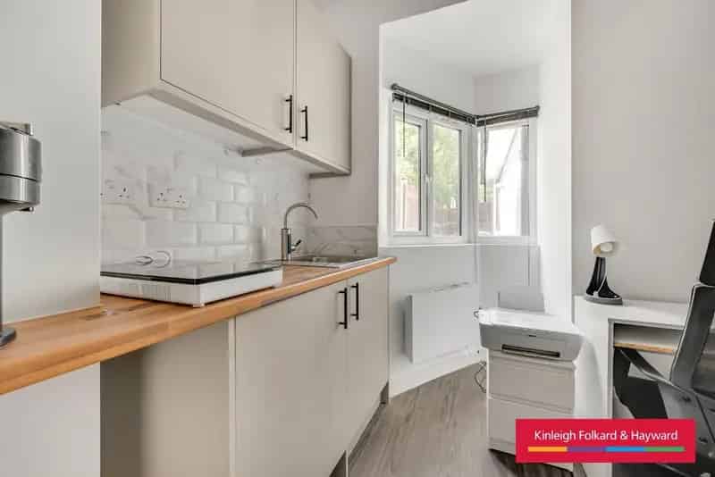 Refurbished Studio Apartment Modern Kitchen and Bathroom