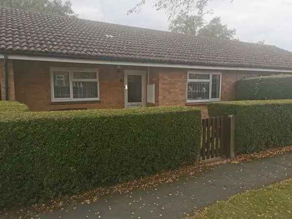 Bungalow For Rent in St Albans, England