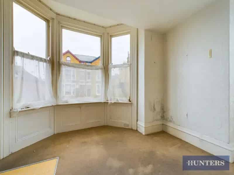 1 Bedroom Ground Floor Flat For Sale in Scarborough