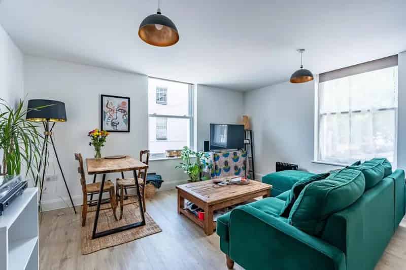 2 Bedroom Flat for Sale near Bristol Harbourside