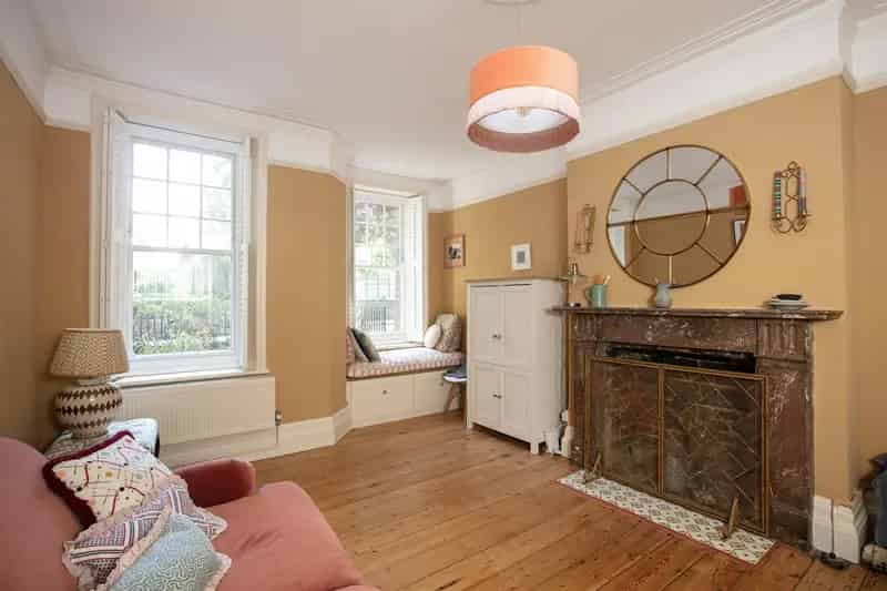3 Bedroom Flat House to Rent in Grade II Listed Mansion Block