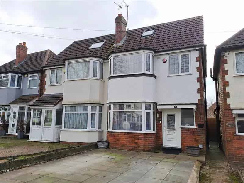 4 Bedroom Semi-Detached House for Sale