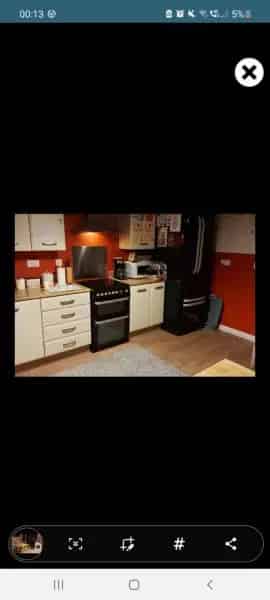 2 Double Bedroom Mid Terrace House Near Excellent Schools