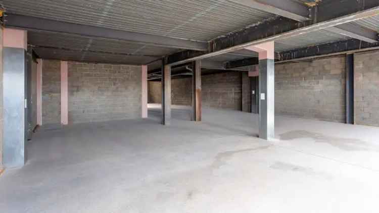 Largs Shore Front Retail Unit Class 1A 3 Consent 2 Parking Spaces